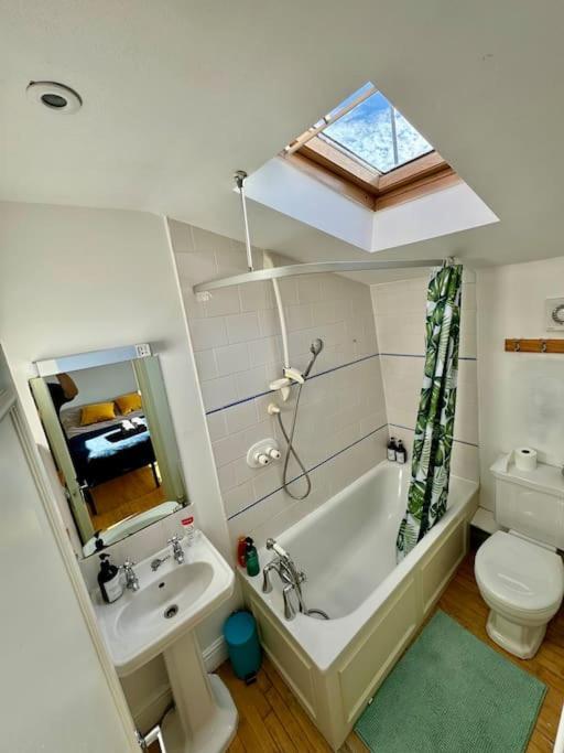 Victoria - 1 Bedroom Appartment 4 People London Exterior foto